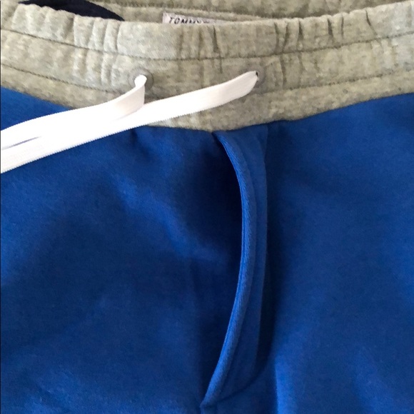 🏡 Moving sale  Price Firm Hilfiger Sport line men’s shorts - Picture 7 of 7